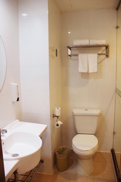 Hanting Express Jinzhou Luoyang Road Central Avenue Room photo